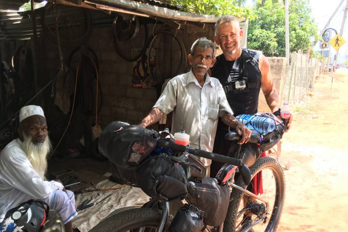 sri-lanka-man-by-bike